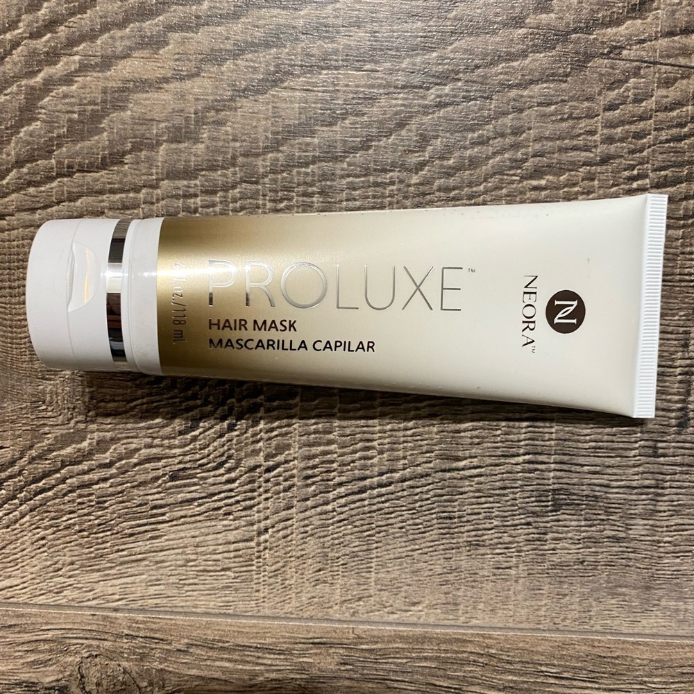 Neora Proluxe Hair Mask. Brand new